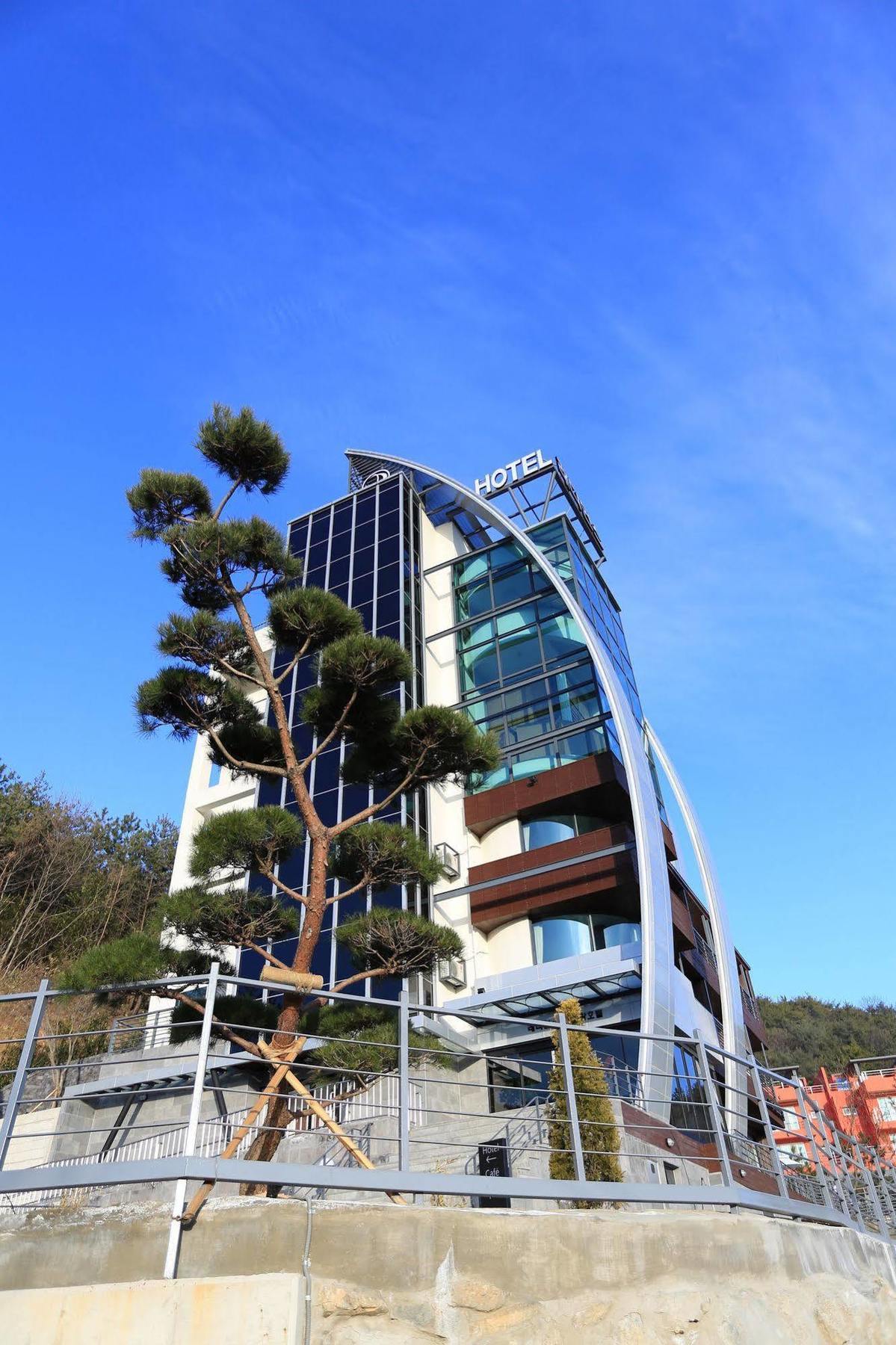 Radiance Tourist Hotel Geoje Exterior foto